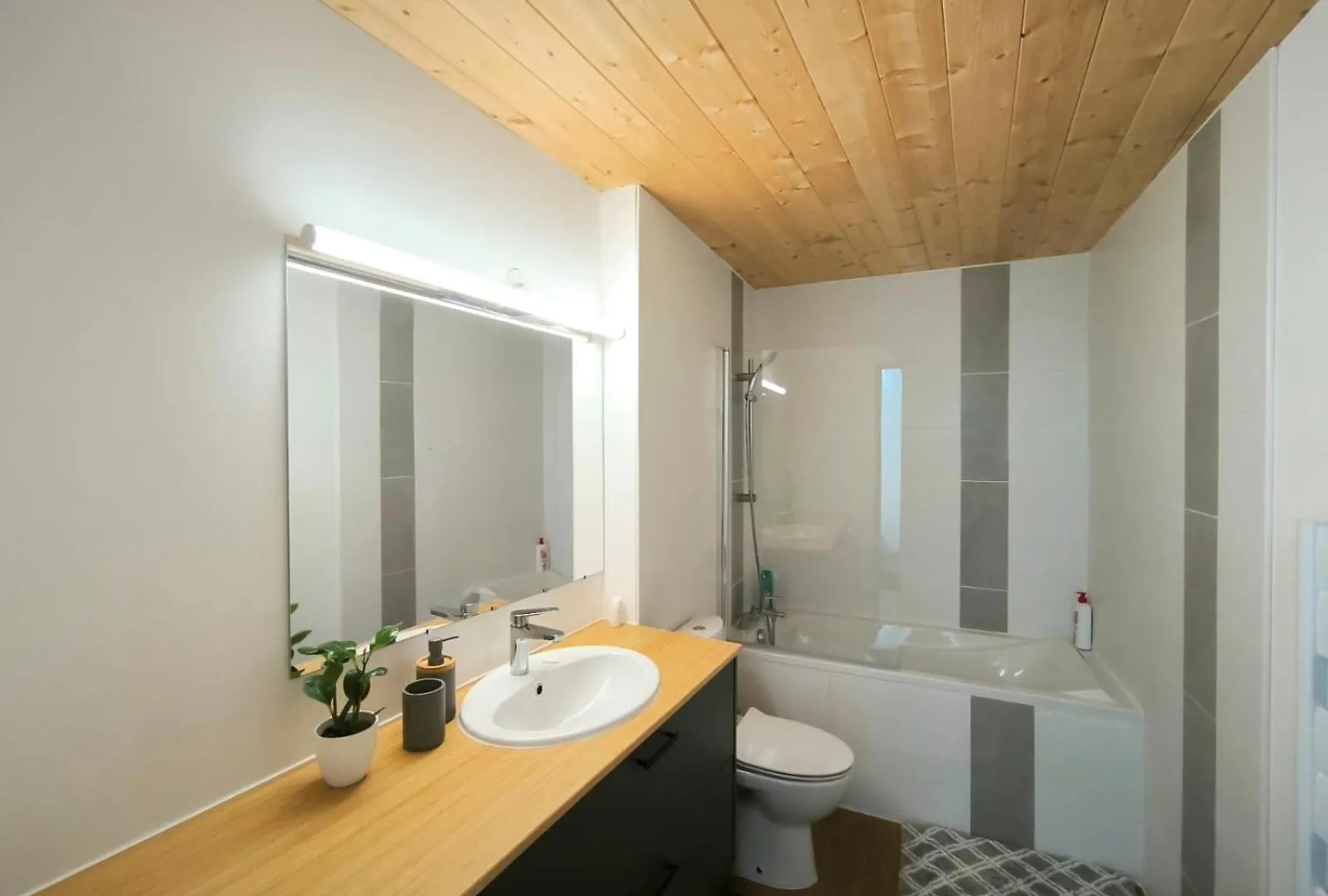 Les Tilleuls - Cnpe Bugey - Bases De Loisirs - Perouges Chazey-sur-Ain Apartment